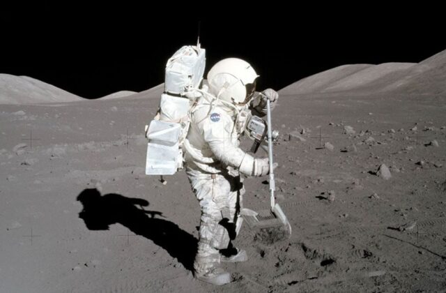 Khám Phá Di Sản Mặt Trăng Qua 382kg Đất Đá Từ Chương Trình Apollo