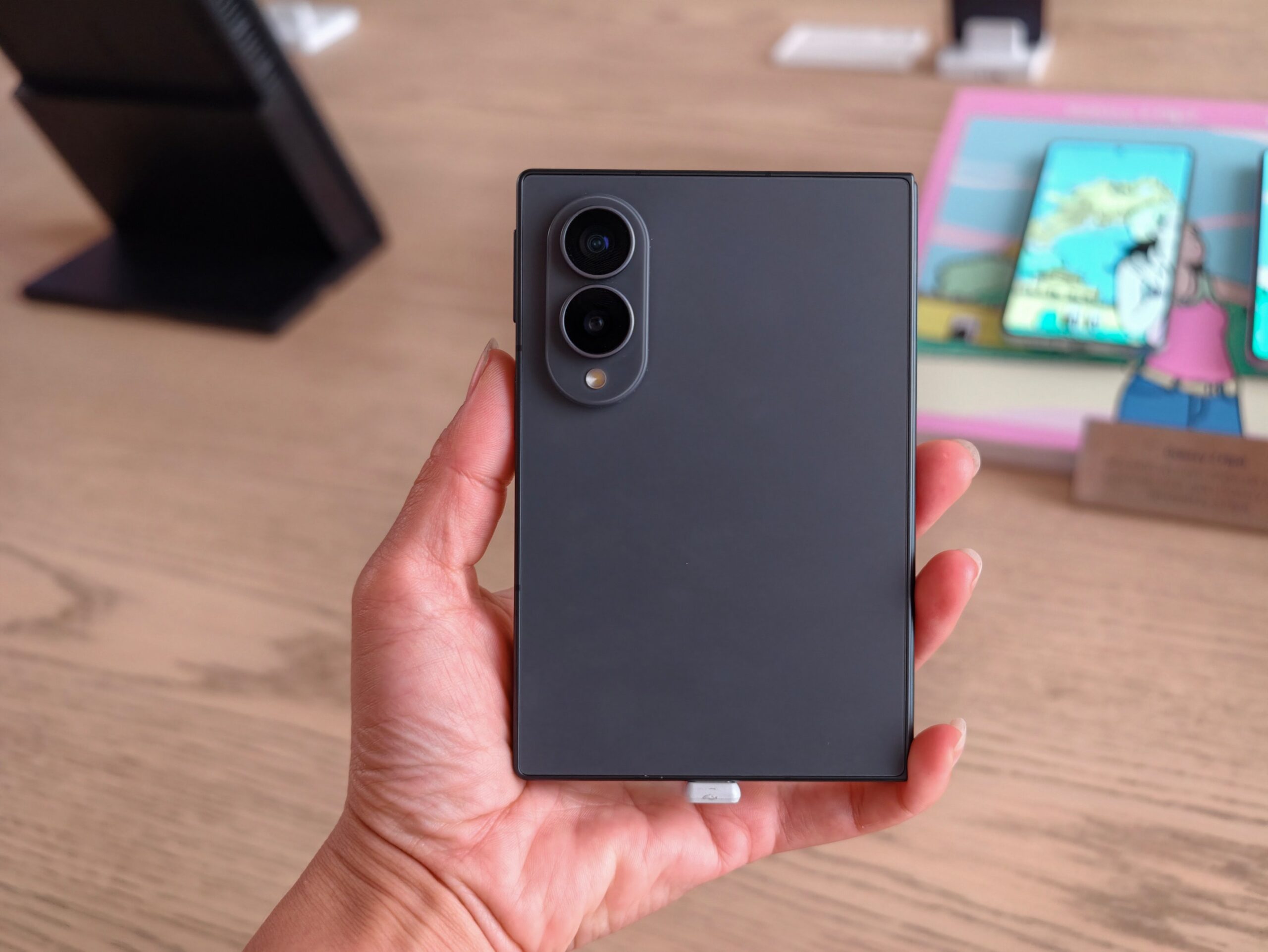 Đánh Giá Galaxy Z Fold8: Điện Thoại Gập Với Thiết Kế Đột Phá