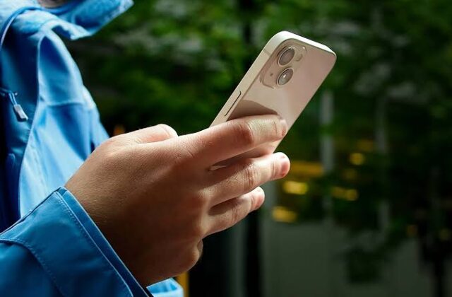 Khám Phá iPhone 13: Sự Giảm Giá Ấn Tượng và Những Đánh Giá Thực Tế