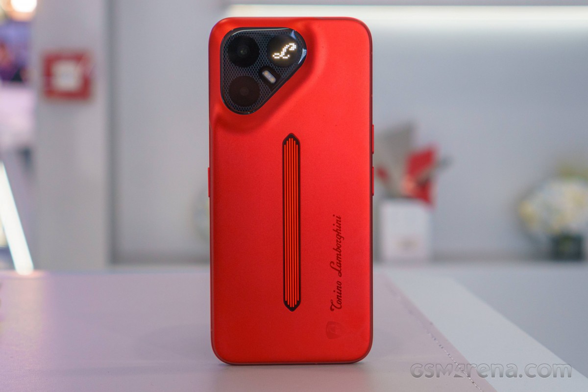 Khám Phá Thiết Kế Sang Trọng của Tecno Pova Metal Tonino Lamborghini Edition
