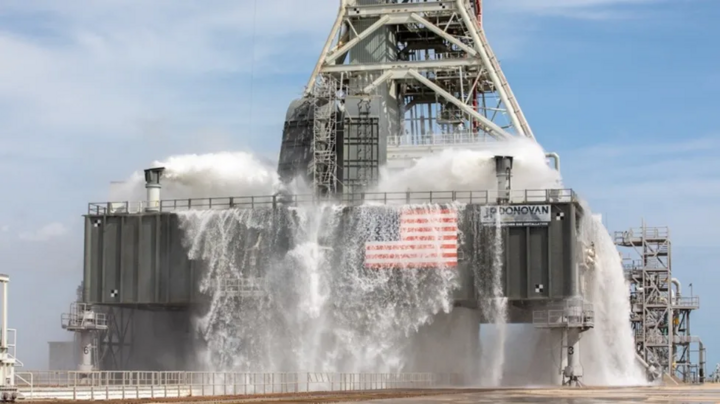 Khám Phá Lý Do NASA Sử Dụng 1,7 Triệu Lít Nước Khi Phóng Tên Lửa