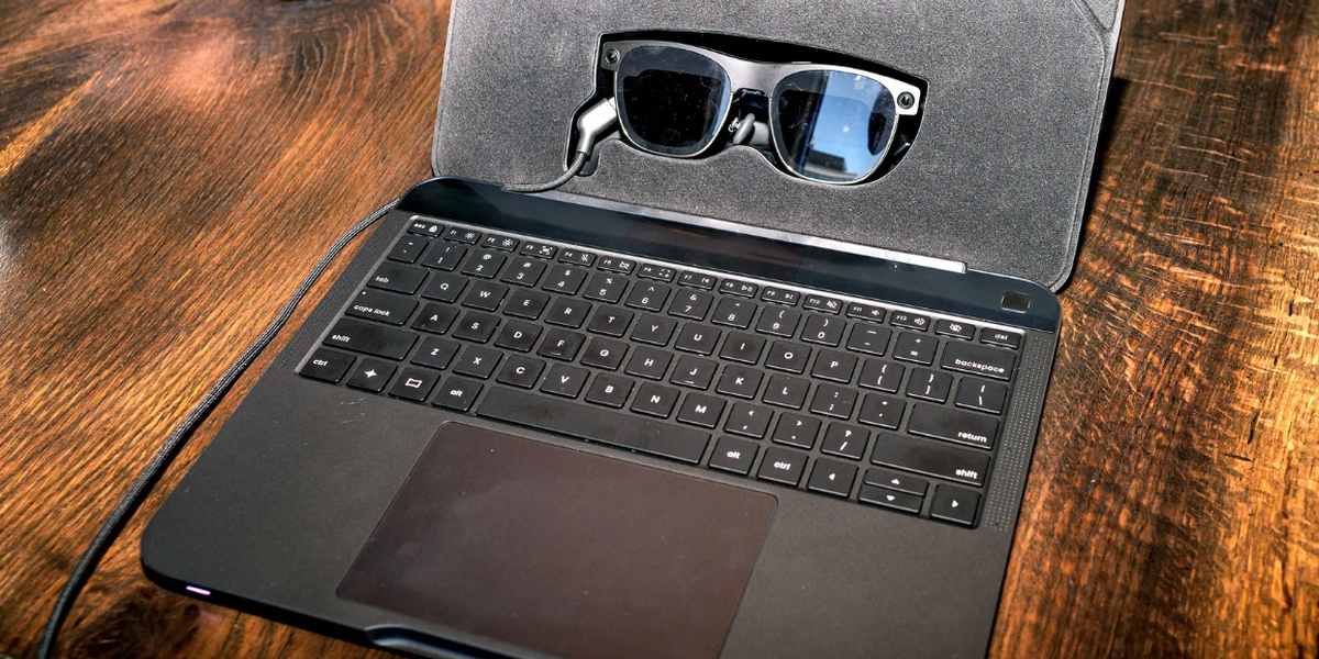 Khi màn hình biến mất: Spacetop G1 và ý tưởng laptop đeo được