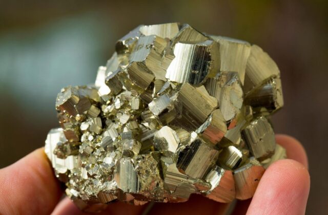 Khai thác pyrite: bước ngoặt biến quặng sắt thô thành vật liệu bán dẫn giá rẻ