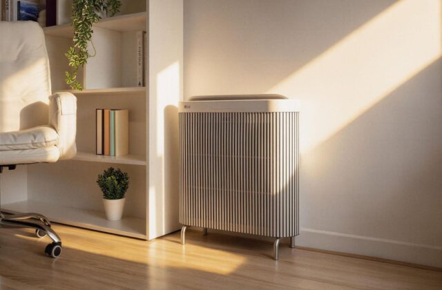 LG PuriCare WallFit: Máy lọc không khí mảnh, đặt sát tường, tích hợp AI quản lý khí