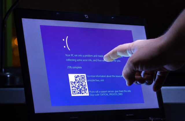 KB5121003 trên Windows 11: khi bản vá bảo mật gây lỗi game, màn hình và PIN