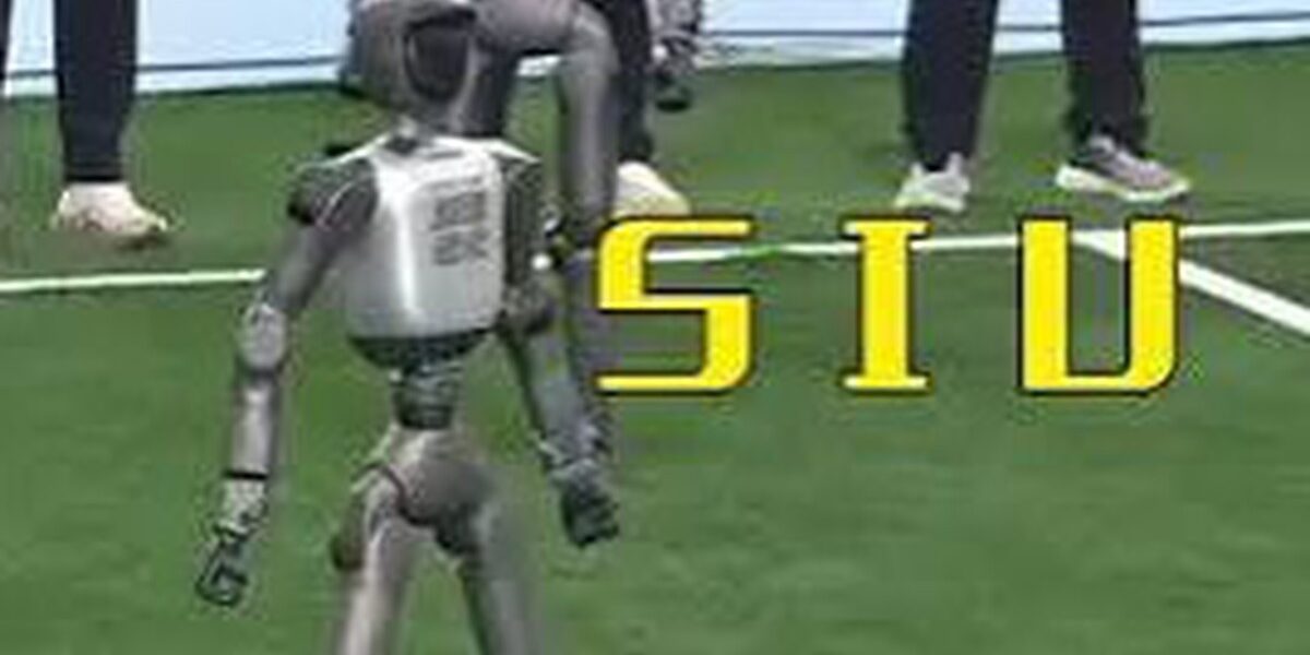 Khi robot đá bóng ăn mừng như CR7: pha ghi bàn và màn trình diễn gây bão tại đại hội robot
