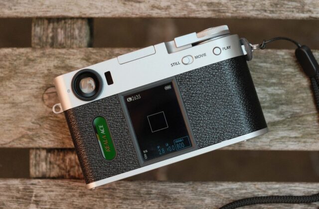 Fujifilm X half: Chiếc máy ảnh số biến việc chụp thành một trải nghiệm nhập vai