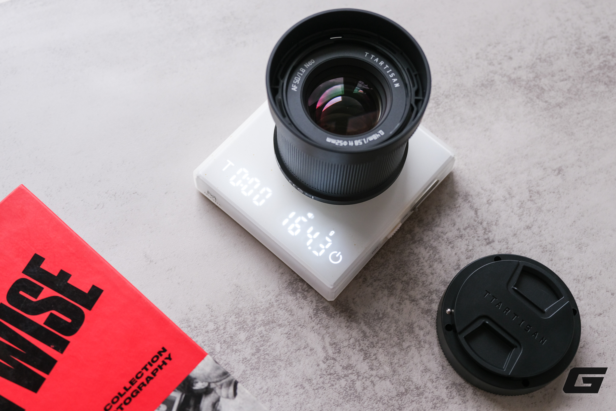 Trên tay và trải nghiệm nhanh TTArtisan AF 50mm F1.8 Neo: Ống kính AF Full Frame giá chỉ hơn 2 triệu, không biết phải đòi hỏi gì hơn- Ảnh 1.