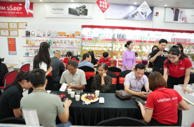 Khi mở bán Galaxy Z Series trở thành hành trình trải nghiệm: Chiến lược của Viettel Store