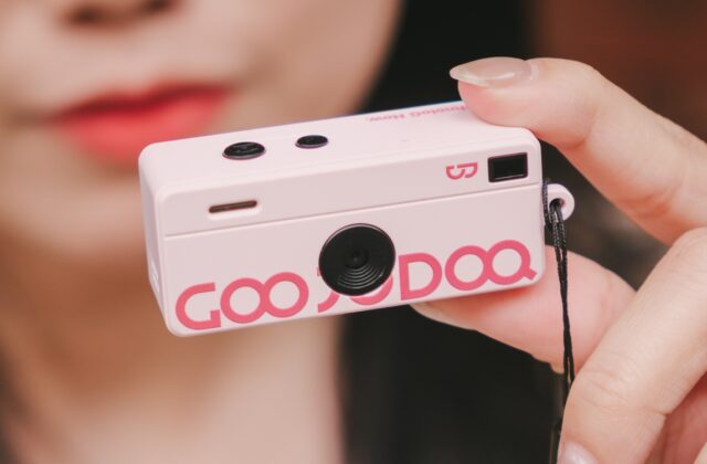 Trải nghiệm GOOJODOQ Thumb Camera: máy ảnh tí hon, phong cách và giới hạn rõ ràng