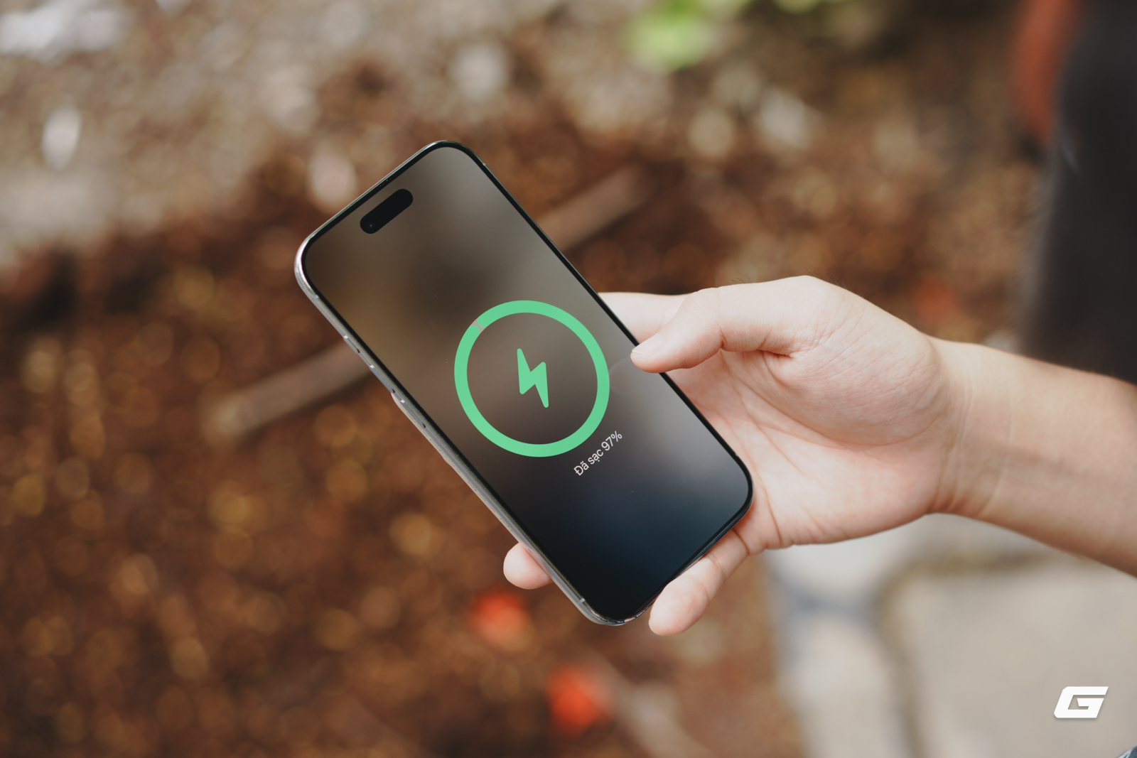 Pin dự phòng siêu mỏng của UGREEN: Màu trắng quá đẹp, sạc MagSafe 15W ngon lành cho iPhone, giá rẻ cả Xiaomi - Ảnh 10.