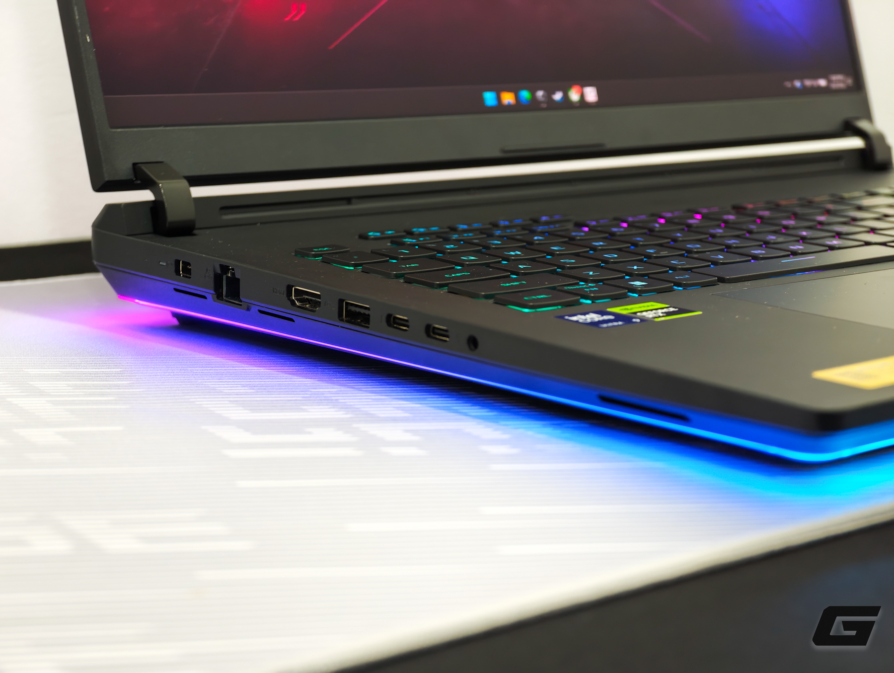 img20260805102057-1786015431113993884032 Laptop gaming mạnh nhất lịch sử ROG chính thức bán tại Việt Nam: Đem SH350i ra đổi vẫn phải bù thêm tiền mới rước về được - Ảnh 17.
