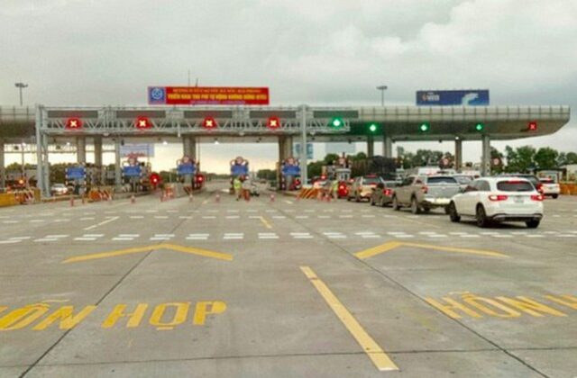 Khi nào lùi xe trên cao tốc không bị xử lý: Giải đáp từ Bộ Công an và góc nhìn pháp lý