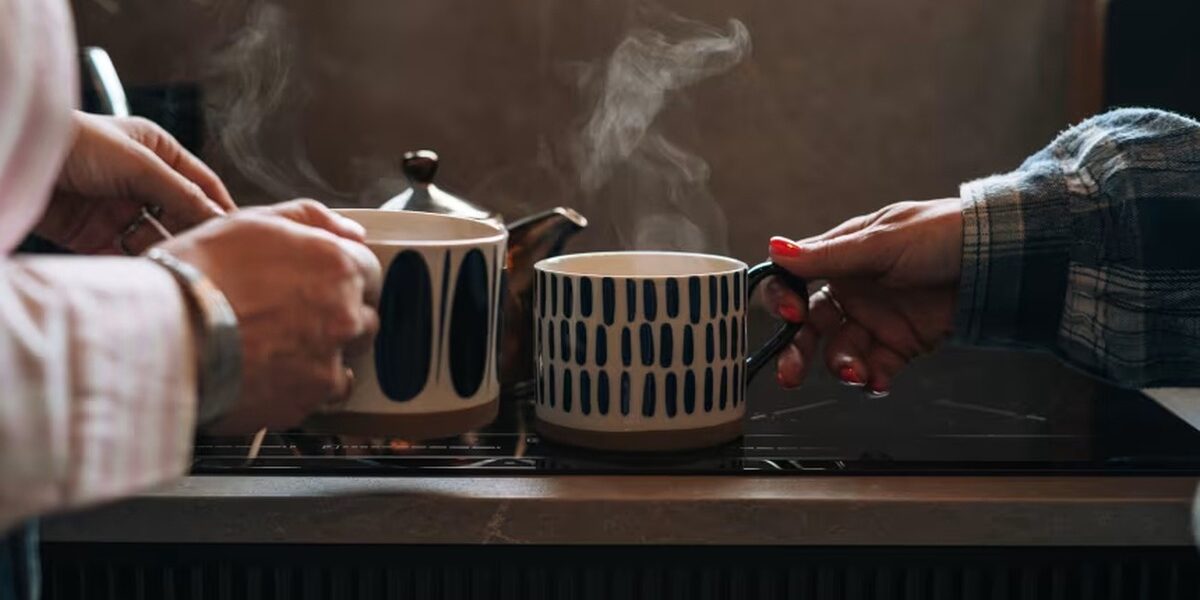Uống đồ quá nóng và ung thư thực quản: bằng chứng lớn, cách giảm rủi ro