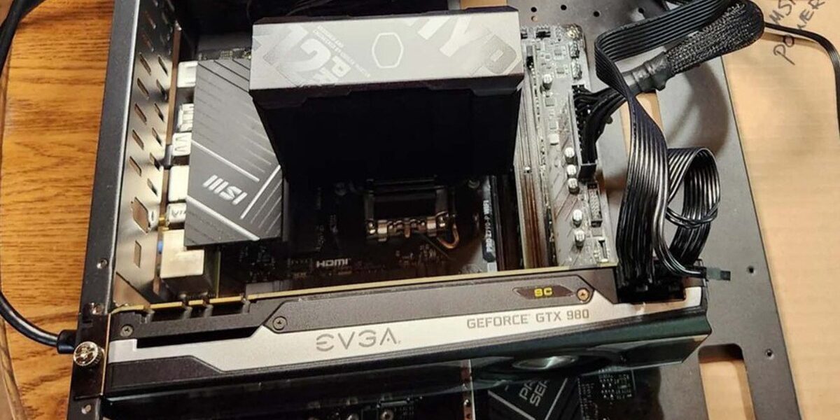Mua mainboard ‘For Parts’ 20 USD trên eBay và bất ngờ SSD NVMe 2 TB: câu chuyện TheQxx