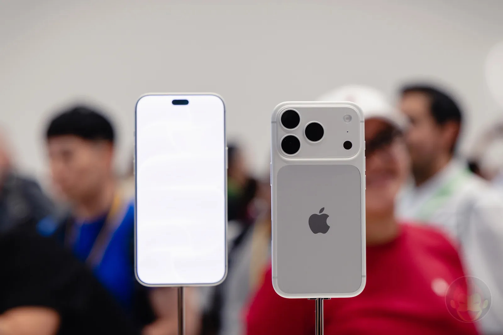 iphoneduo-iphone18pro-applewatch-series12-ultra4-airpods5-sepevent2026-hands-on-40jpg-1789173846302-1789173846628547162387